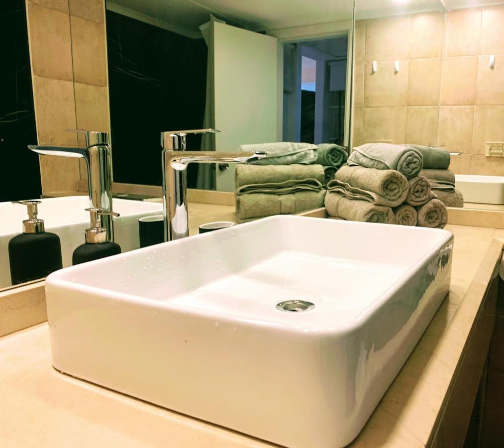 Luxurious Beach Apartment Haifa Eksteriør billede